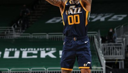 开云投注-从创造历史到见证历史 雄鹿遭爵士25记三分射穿