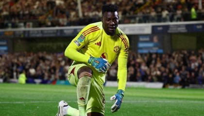 开云投注-费迪南德乐见奥纳纳离队：他根本不配留在曼联