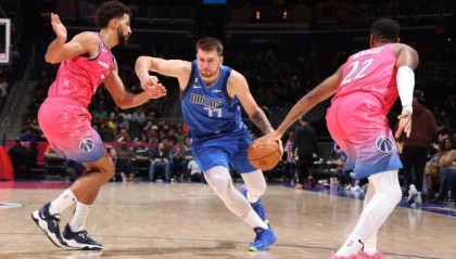 开云投注-东契奇30+中断球队就连败，奇才教你如何赢独行侠